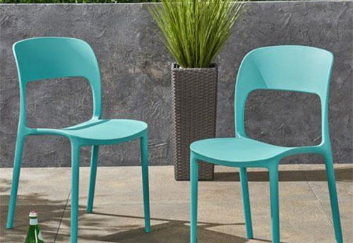 outdoor plastic chairs