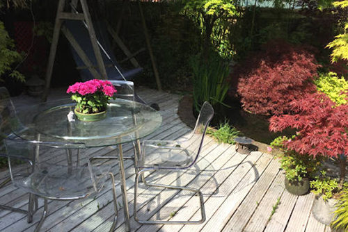 Acrylic coffee table and chairs